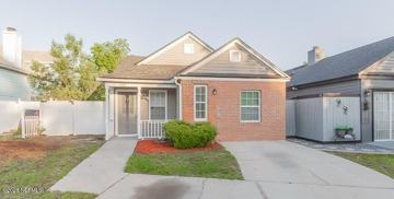 featured image of 563 Staffordshire Dr E