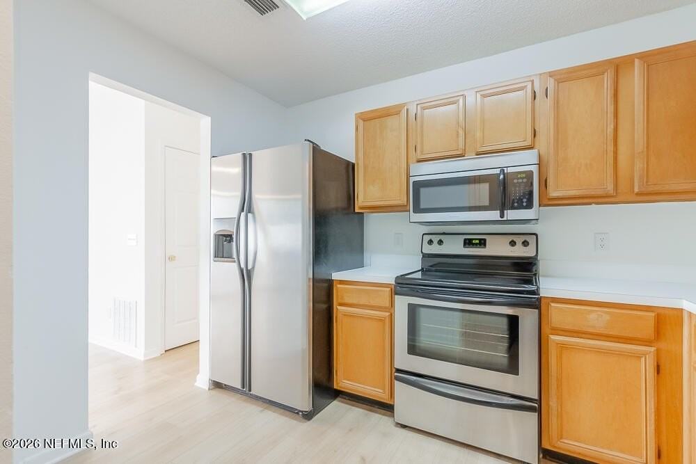 563 Staffordshire Dr E - Photo 3 of 23