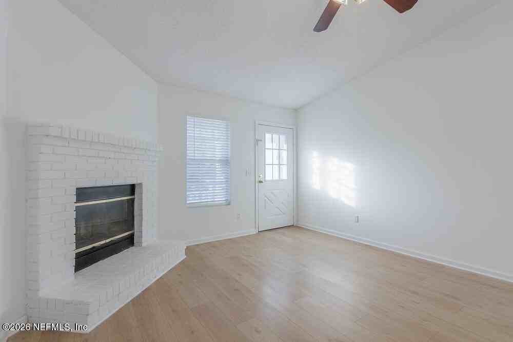 563 Staffordshire Dr E - Photo 6 of 23