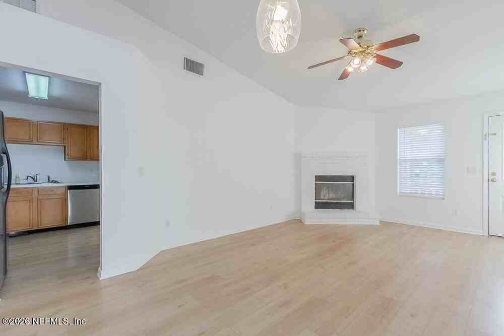 563 Staffordshire Dr E - Photo 7 of 23