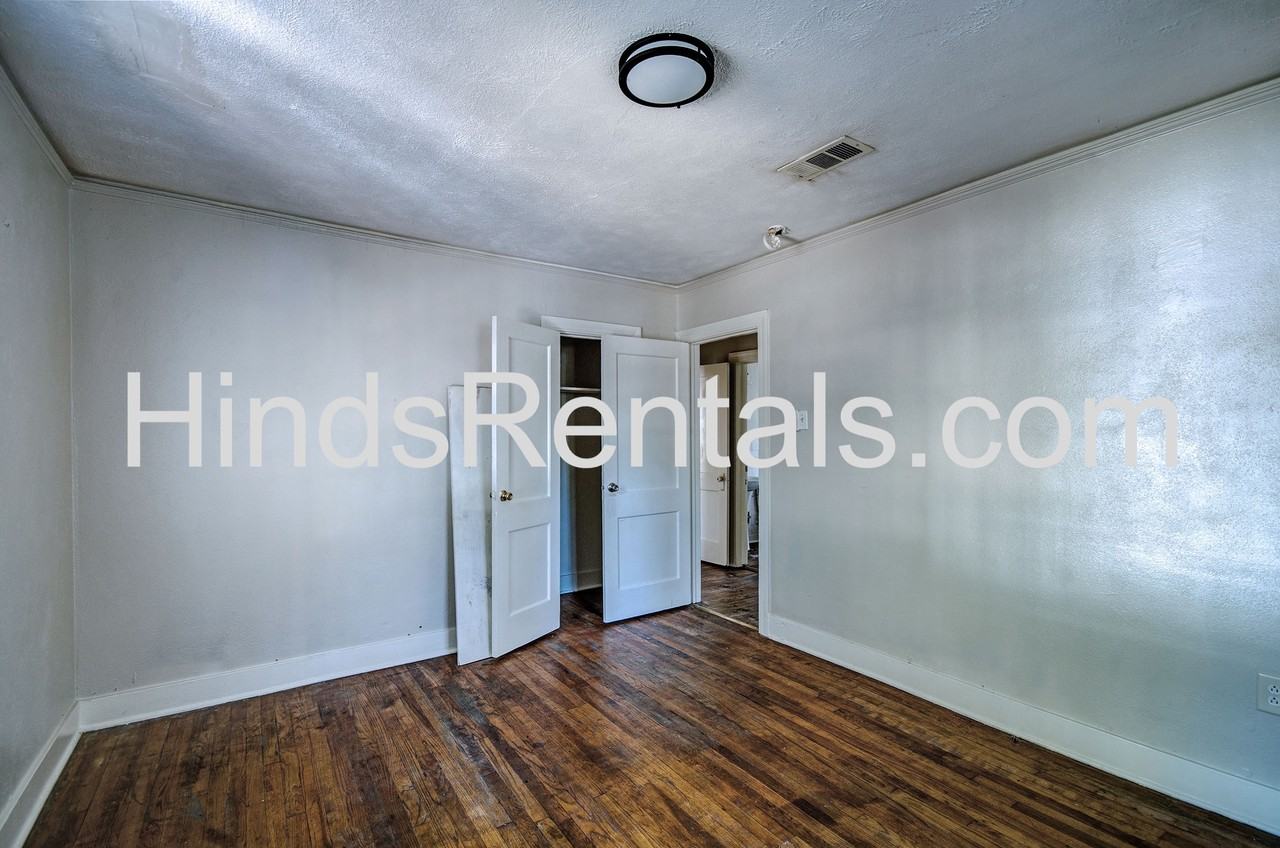 235 Dunbar Street - Photo 4 of 21