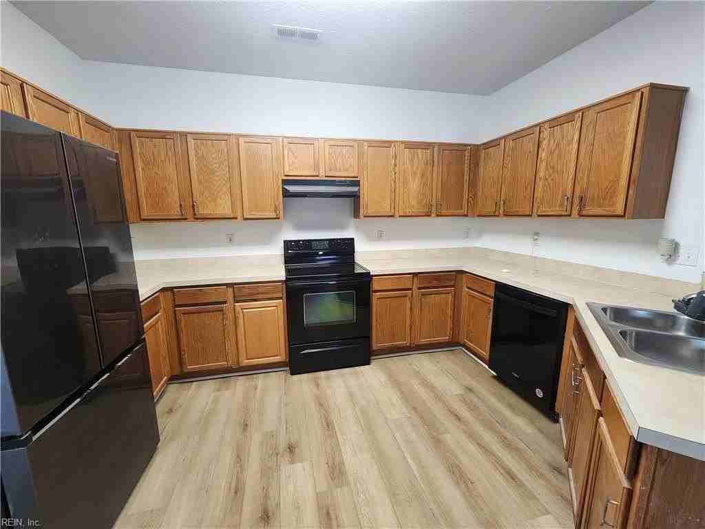 23 Regal Way - Photo 3 of 5