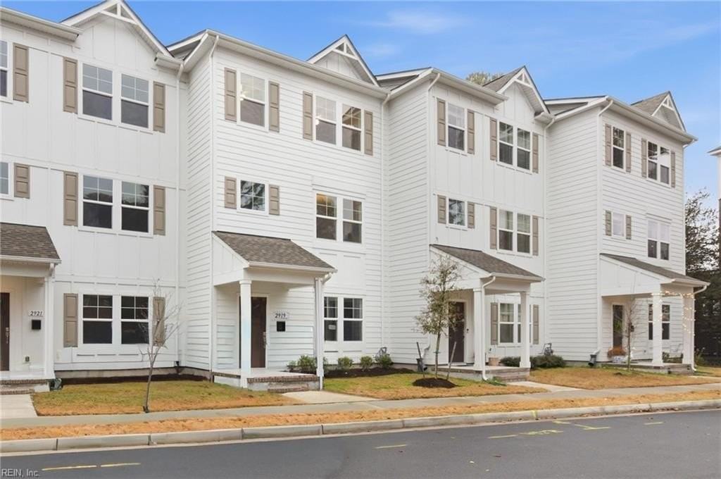 2923 Pretty Lake Ave - Photo 2 of 41