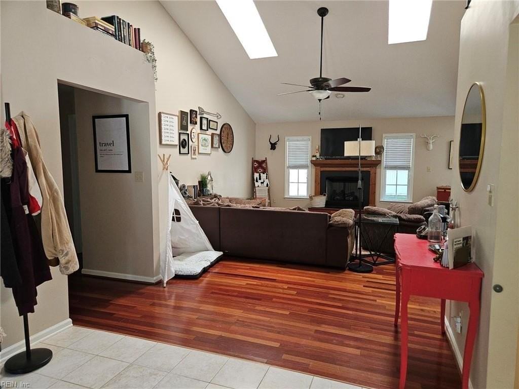 103 Killarnock Ct - Photo 5 of 37