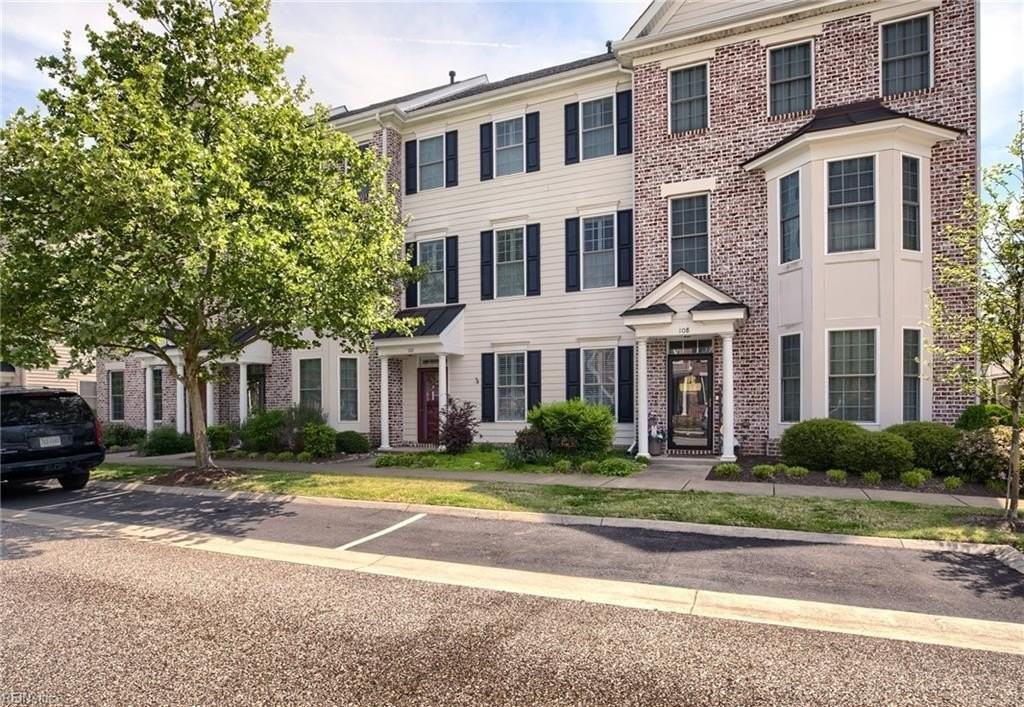 110 Peyton Randolph Dr - Photo 2 of 26