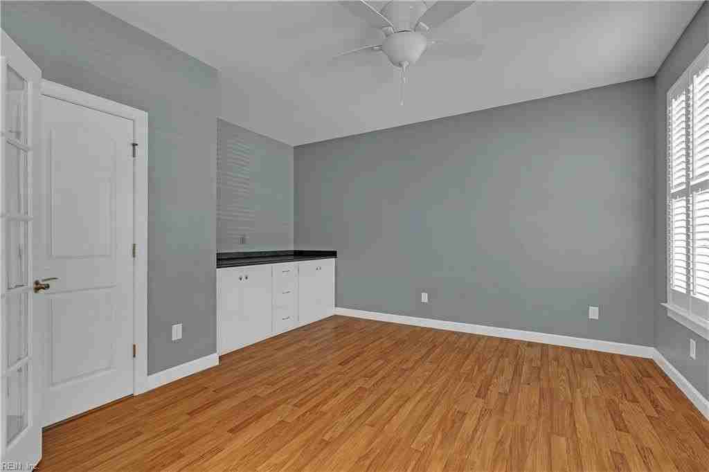 110 Peyton Randolph Dr - Photo 3 of 26