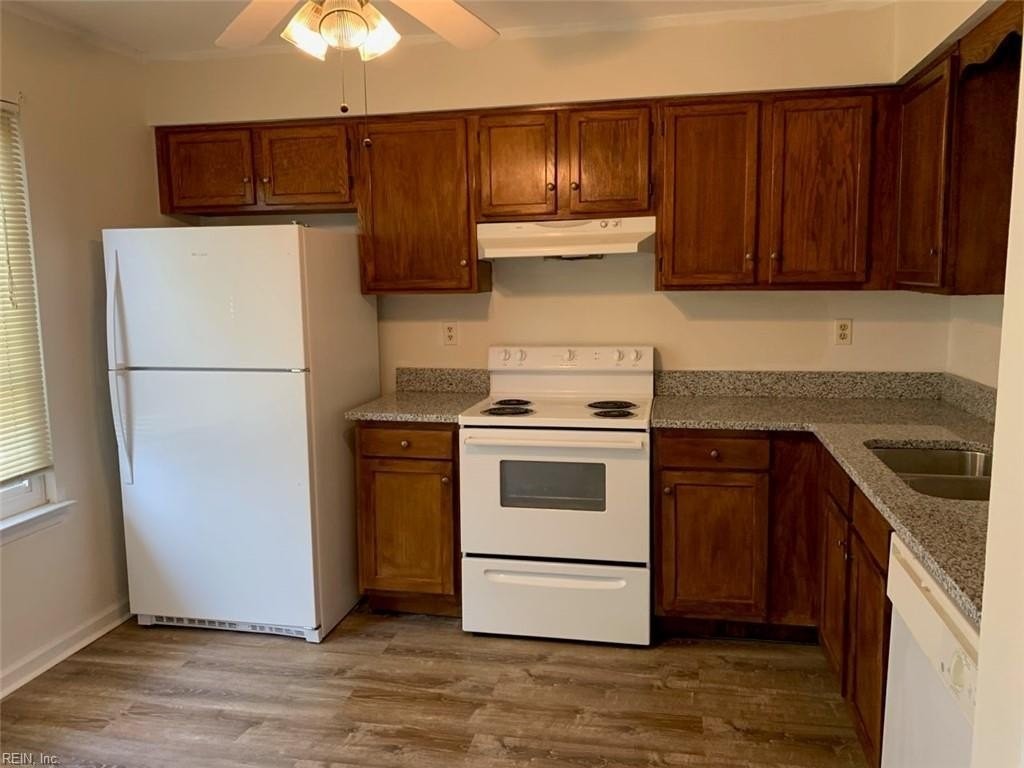 5419 Woburn Ln - Photo 3 of 14