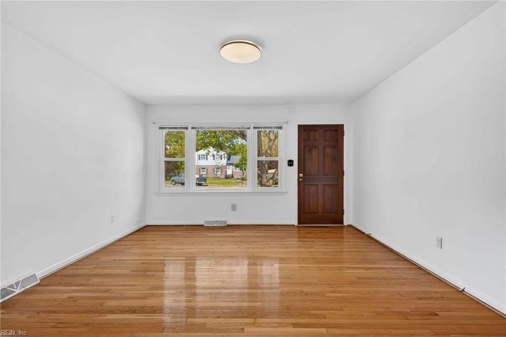 204 Cleopatra Ct - Photo 4 of 25