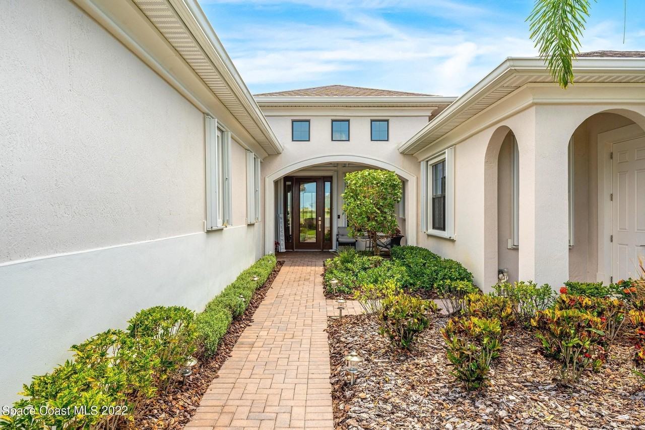 2453 Chapel Bridge Ln - Photo 6 of 50