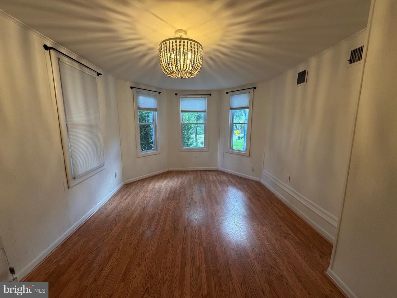 5014 Delaware St - Photo 3 of 28
