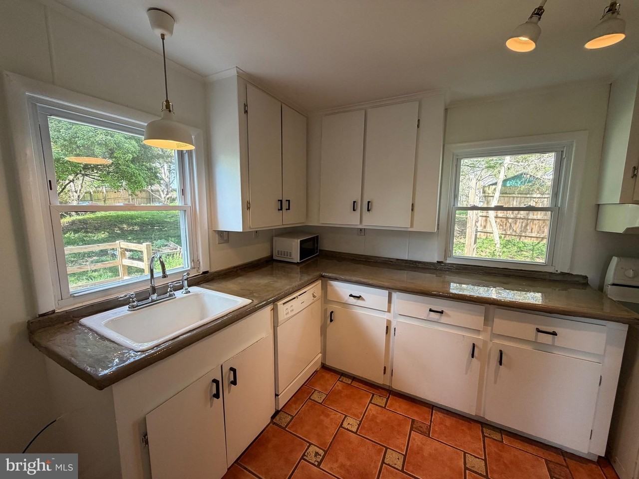 5014 Delaware St - Photo 6 of 28