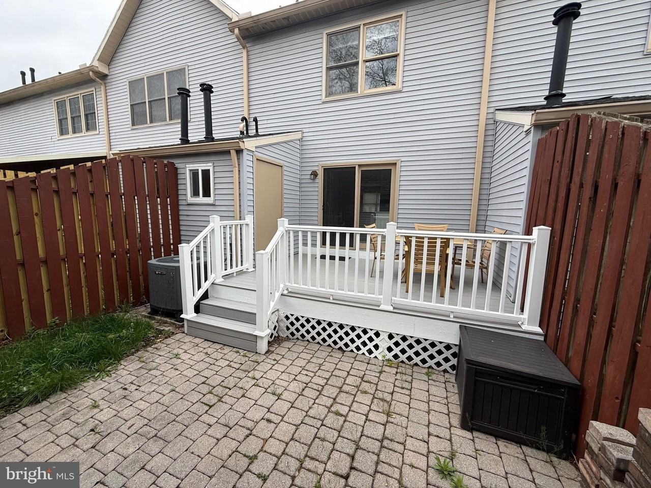 5412 Oxford Dr - Photo 2 of 20