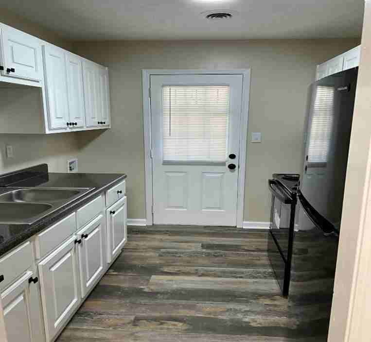 140-142 Rushwood Drive 140 - NPC Properties LLC: Call 731-300-6905 - Photo 3 of 10