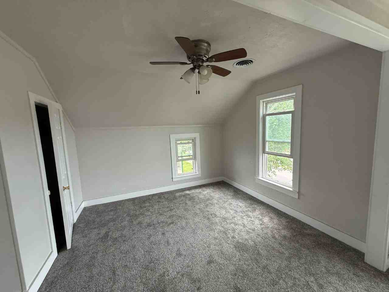 9 E Somo Ave - Photo 2 of 10