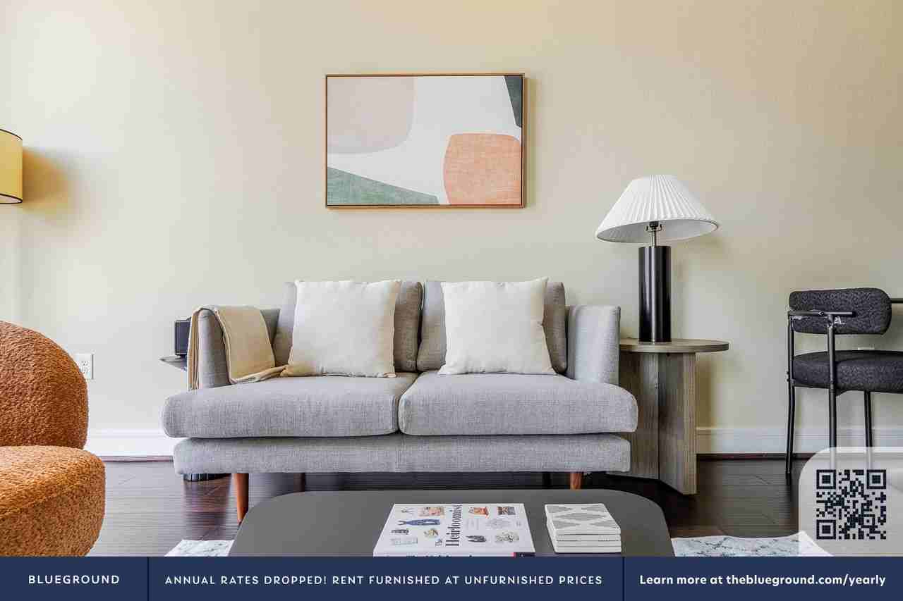 214 Barton Springs Rd #338 - Photo 4 of 31