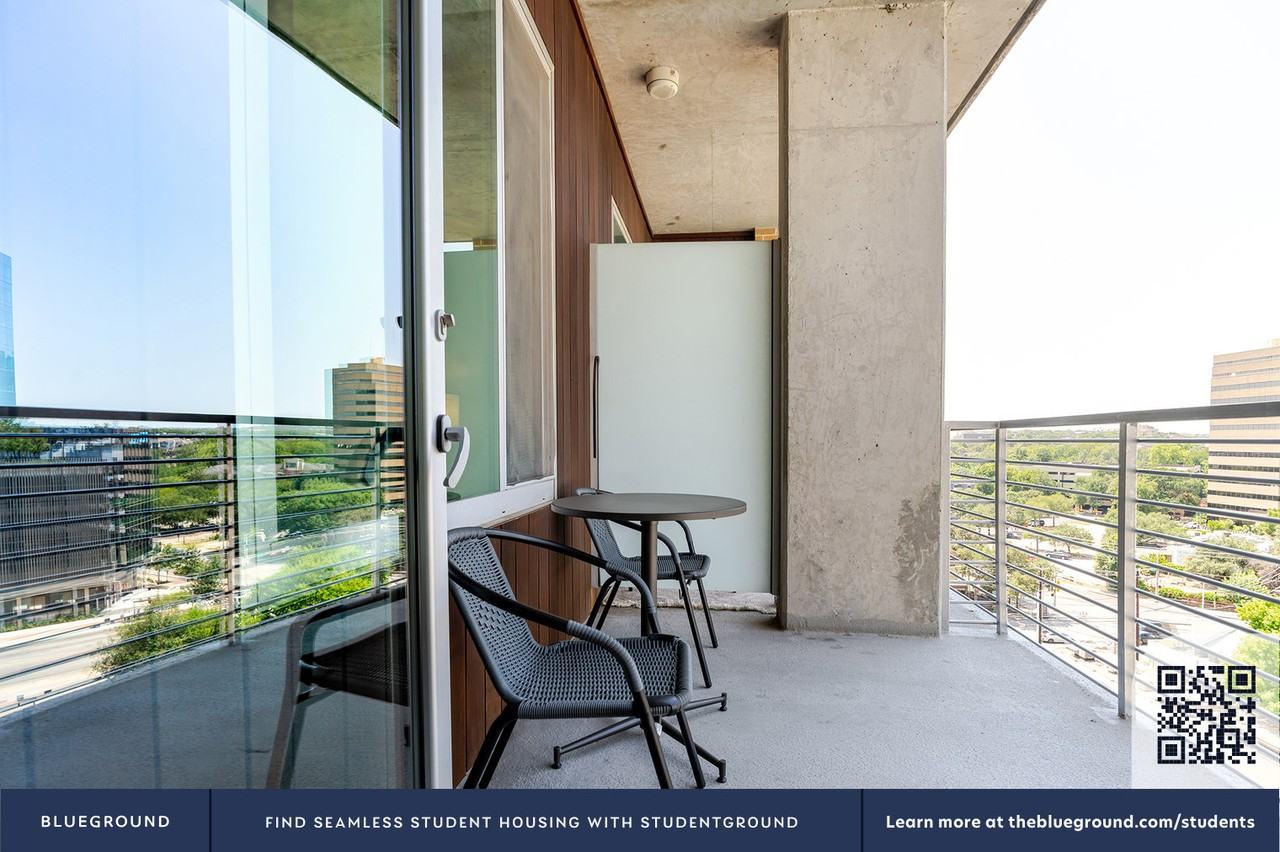 214 Barton Springs Rd #338 - Photo 7 of 31