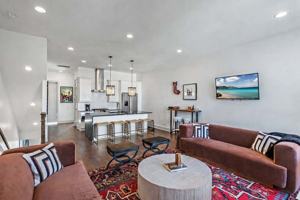 featured image of 2702 Delaware Ave