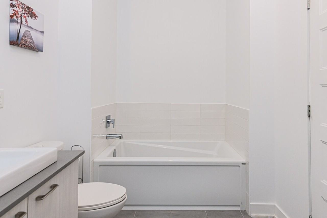 3505 Rue De Bullion #1261810P - Photo 3 of 18