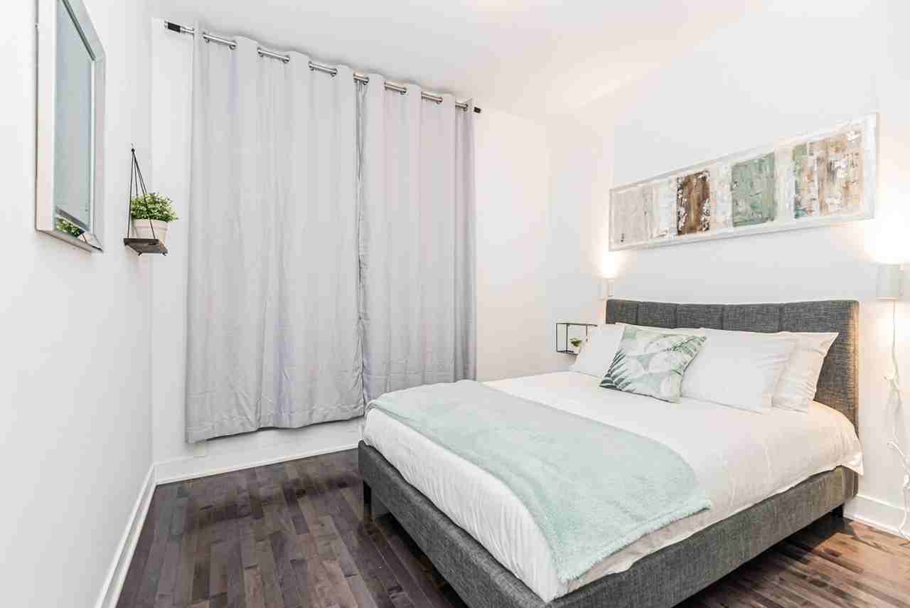 3505 Rue De Bullion #1261810P - Photo 5 of 18