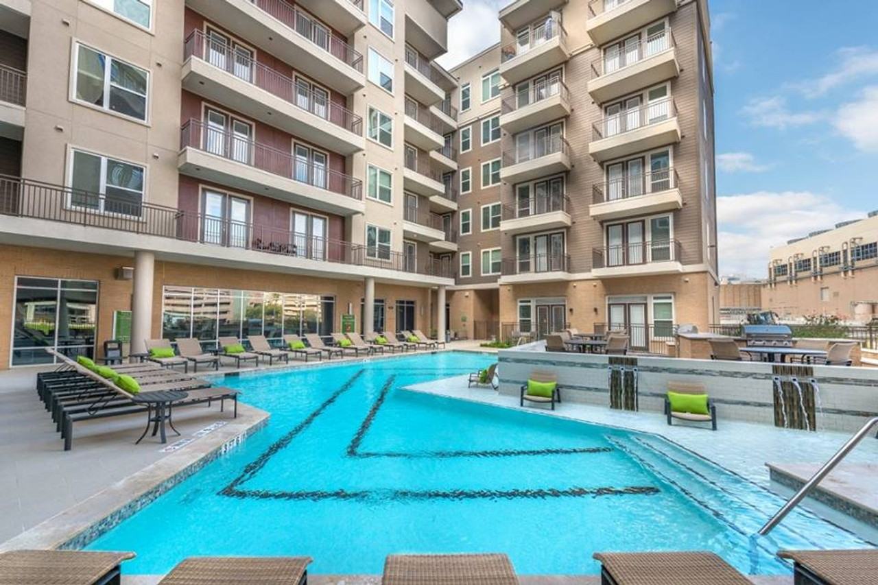 1504 Braeswood Blvd #1359153P - Photo 3 of 9