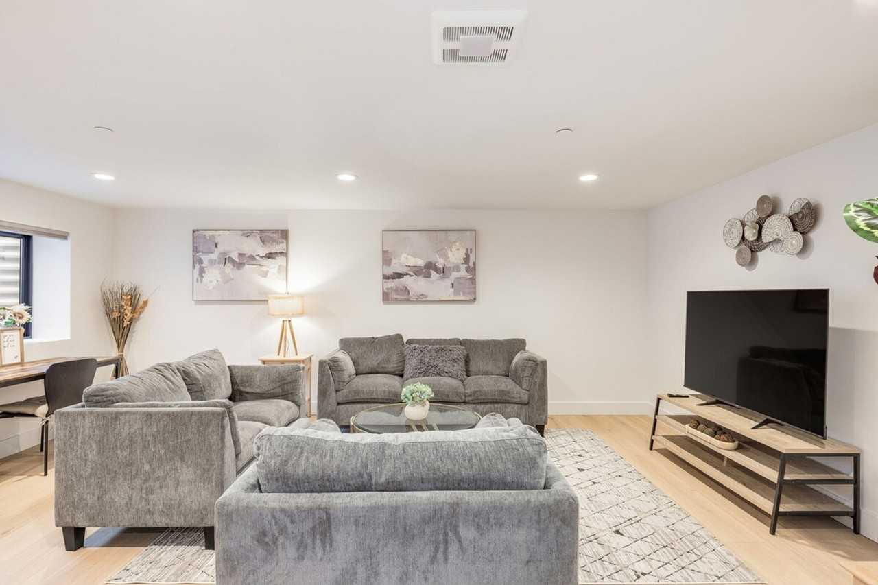 115 110th Pl Se #1377812P - Photo 4 of 50
