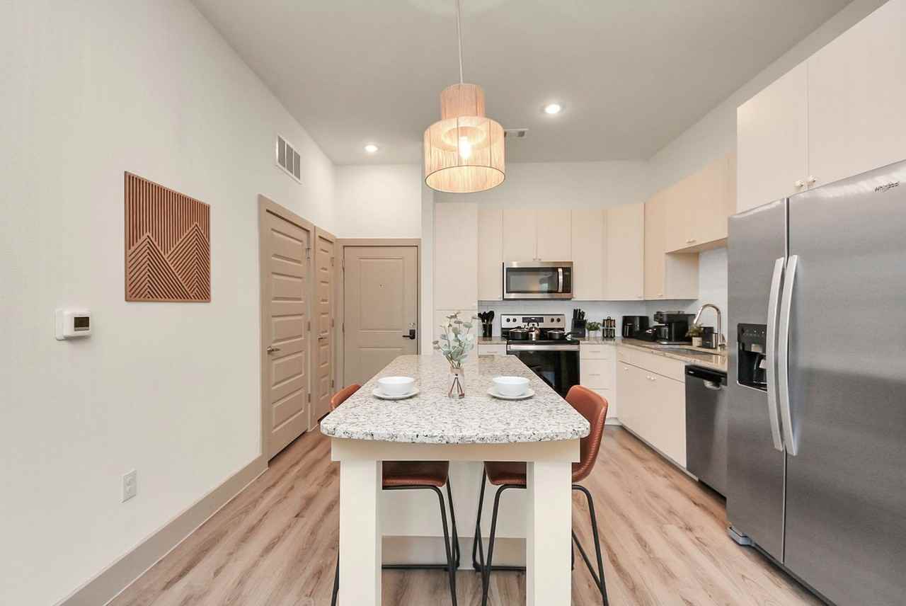 18210 Park Row Dr #1380753P - Photo 7 of 37