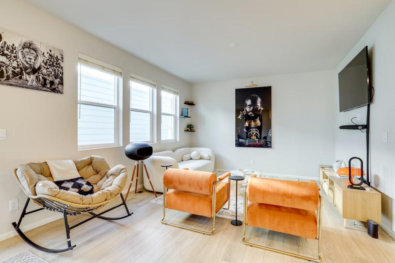 6026 N Orleans St #1385789P - Photo 6 of 29