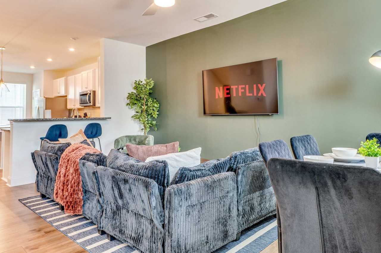 4016 Bunker Dr #1466113P - Photo 4 of 50