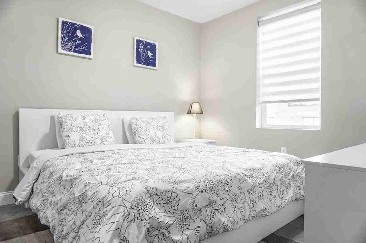 140 Pearl St #1470147P - Photo 6 of 10