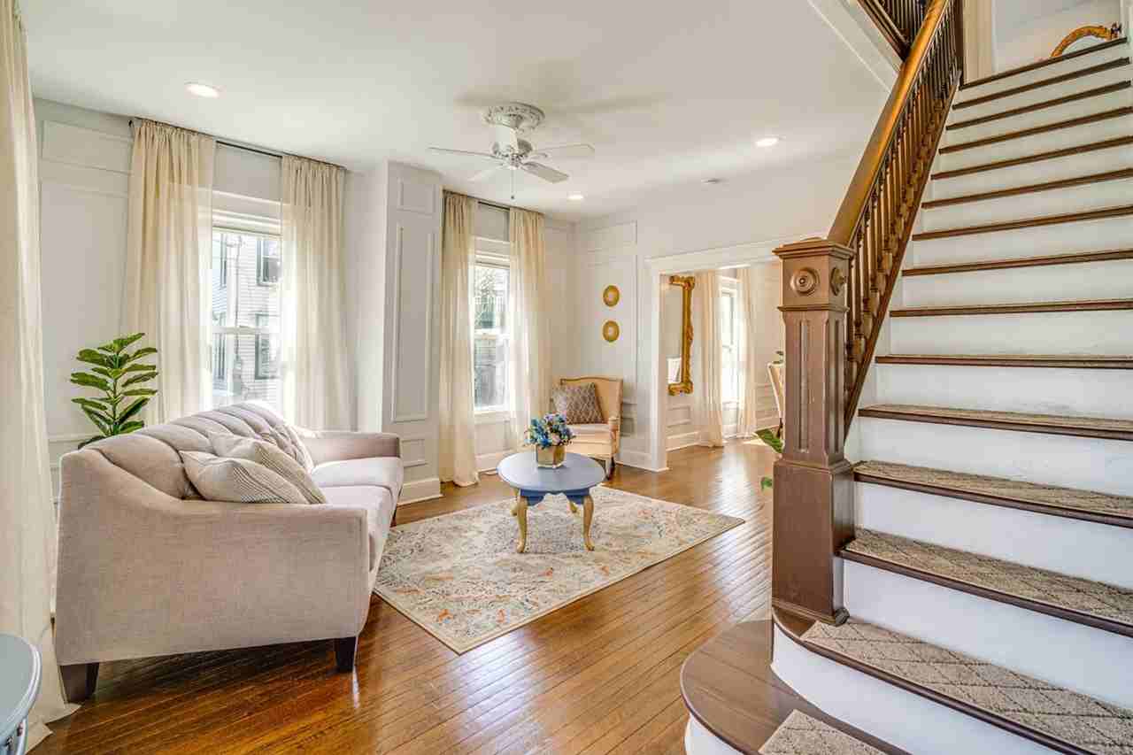 6127 Longwood Ave #1299825P - Photo 3 of 34