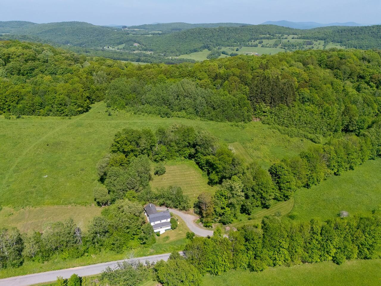 1104 Crowe Rd #1492970P - Photo 6 of 34