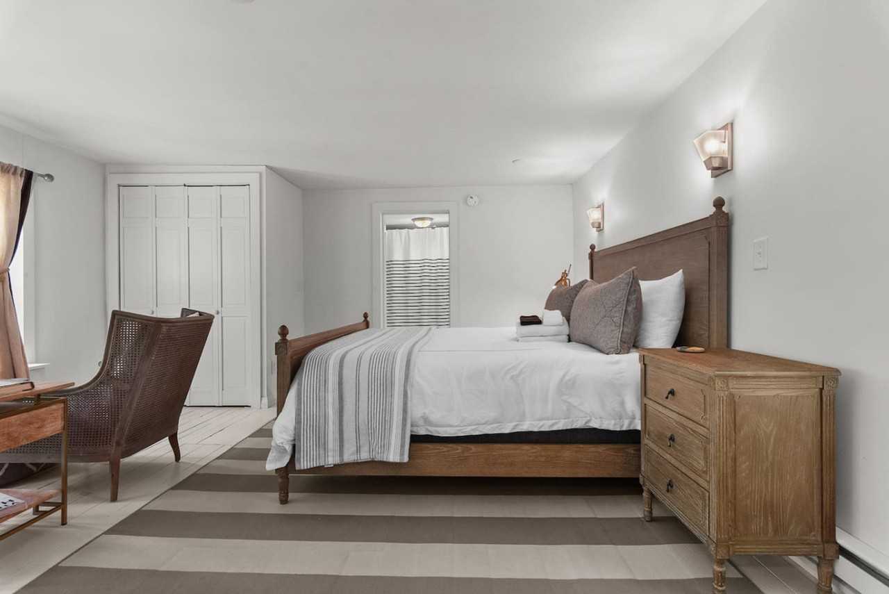 1104 Crowe Rd #1492970P - Photo 7 of 34