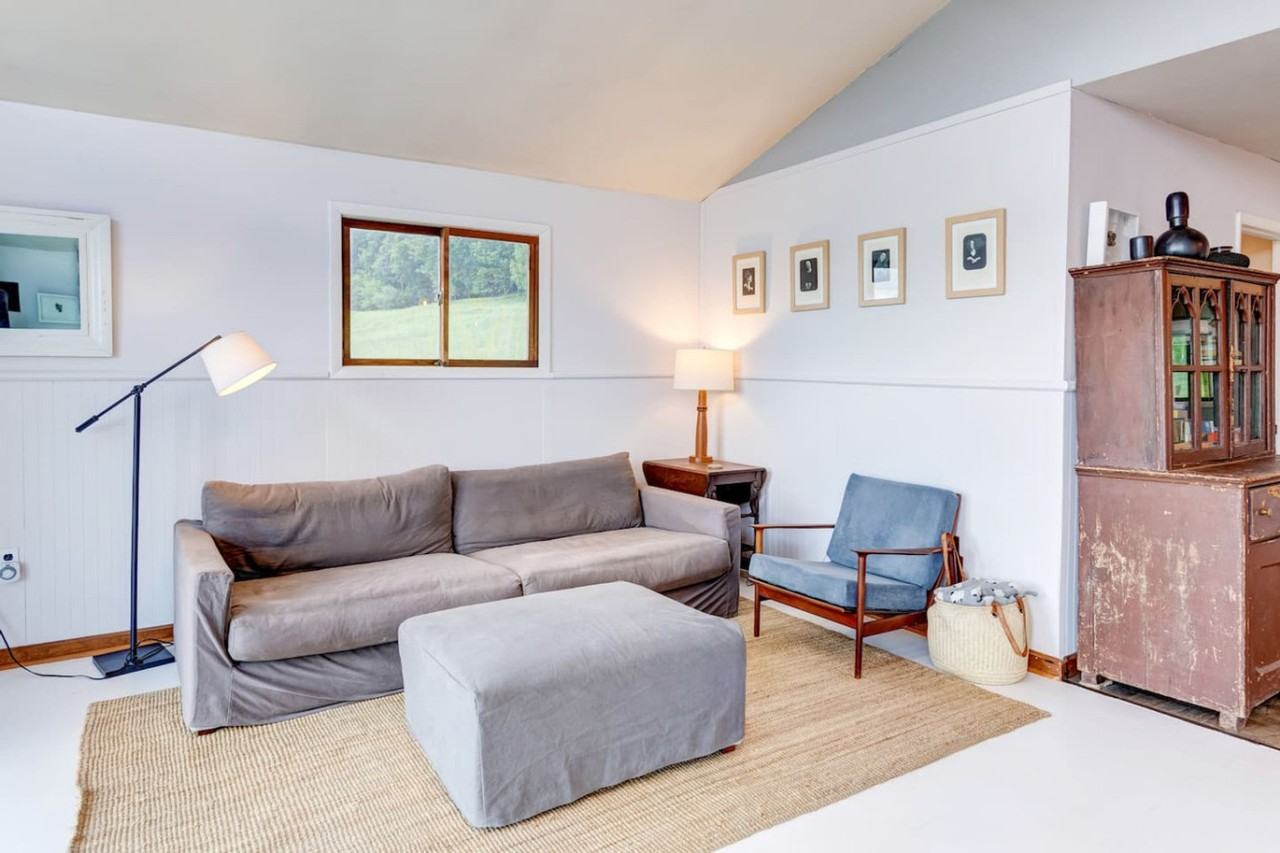 3924 Hamden Hill Rd #1492969P - Photo 7 of 44