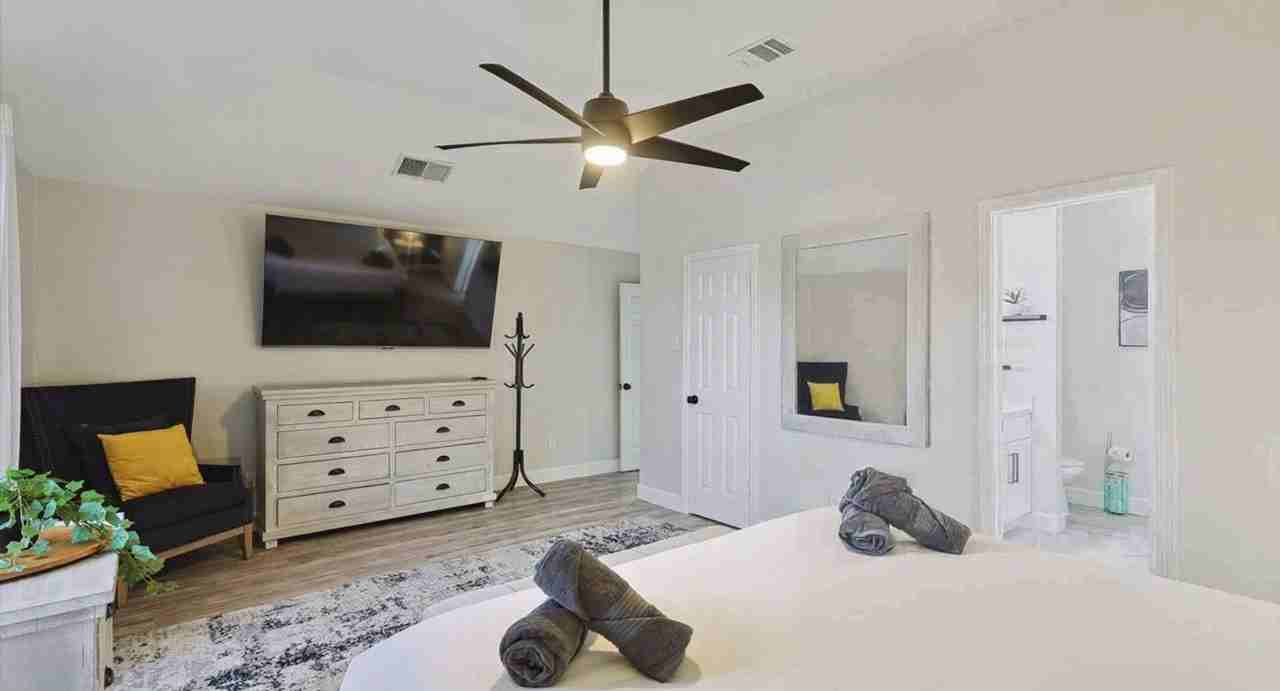 1101 Homestead St #1514794P - Photo 4 of 35