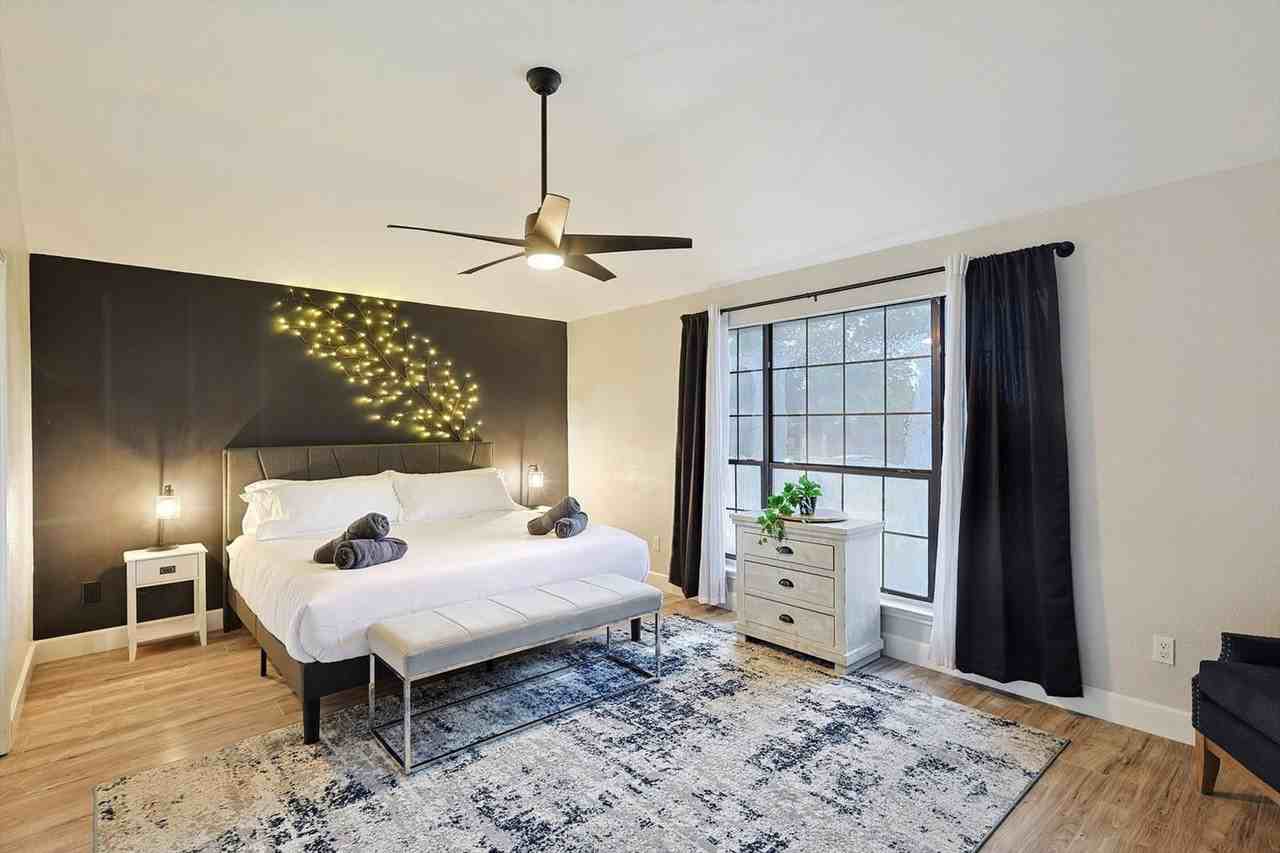 1101 Homestead St #1514794P - Photo 5 of 35