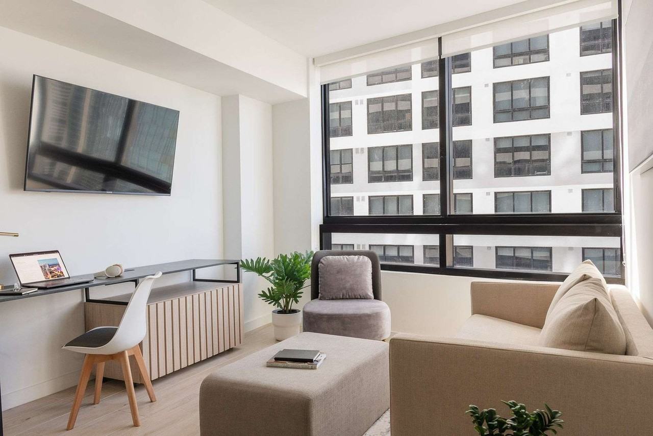 225 N Miami Ave #1515056P - Photo 2 of 50