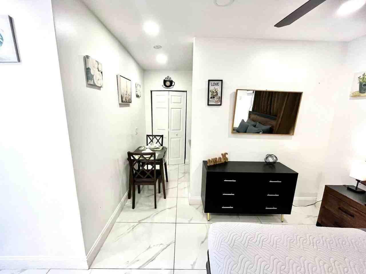 338 Van Buren St #1520241P - Photo 7 of 10