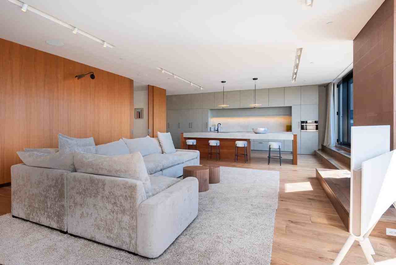 6580 Rue Saint-Hubert #1520408P - Photo 5 of 45