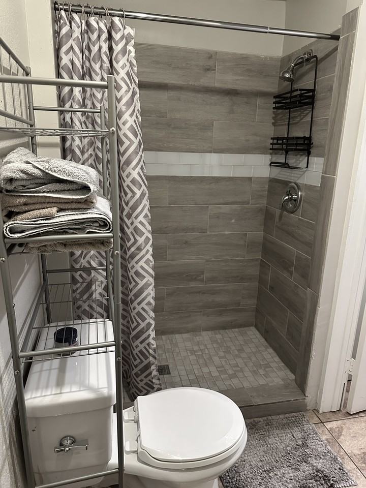 239 Peabody Avenue - 3Unit 3 #3 - Photo 6 of 10