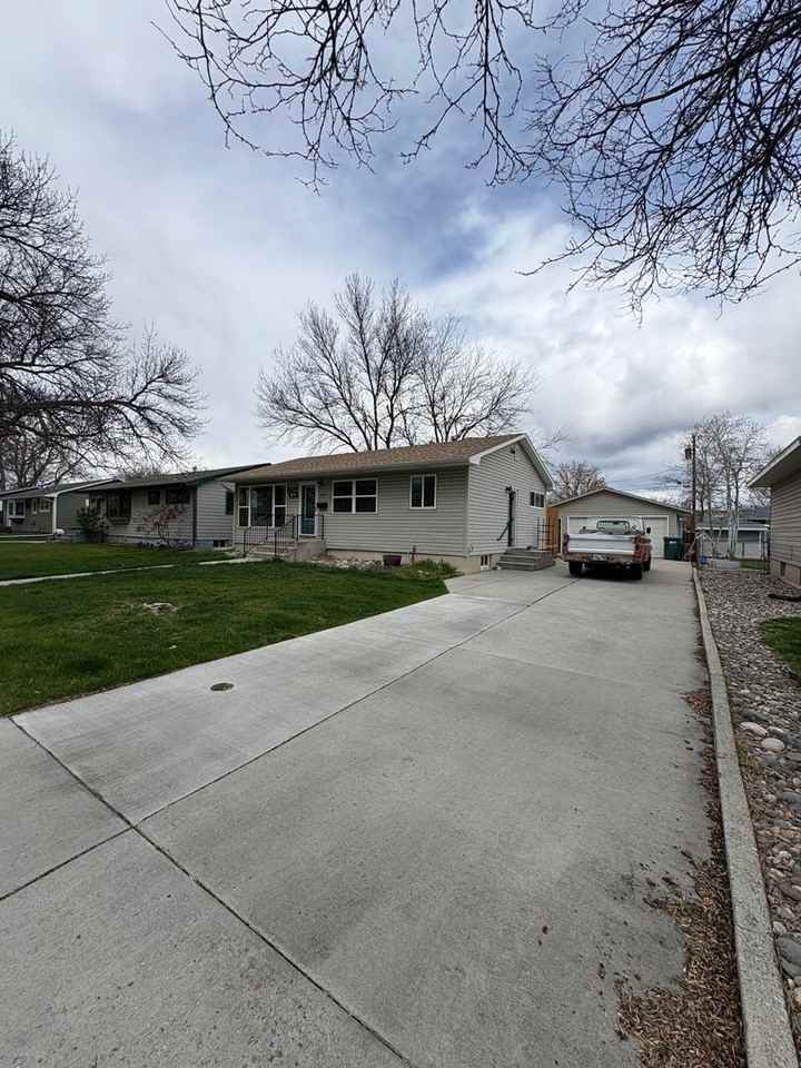 2431 Terry Ave - Photo 2 of 22