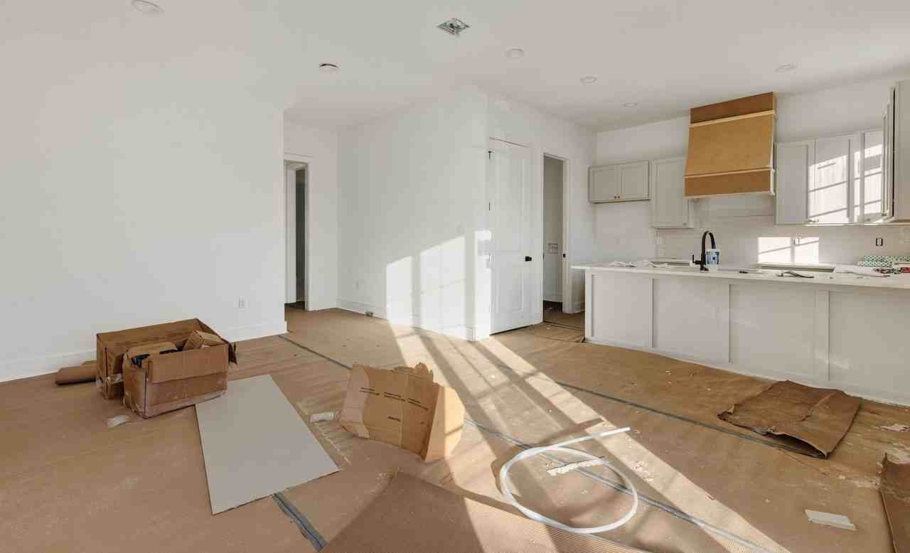 805 Broyles St - Photo 7 of 20