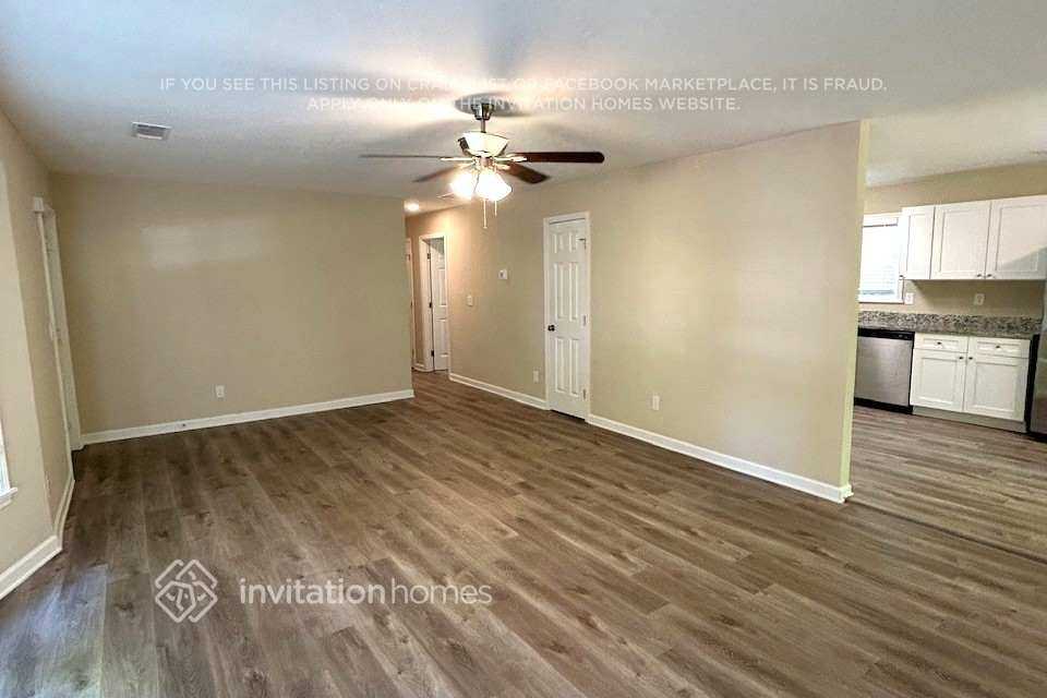 5060 Hubert Dr - Photo 4 of 21