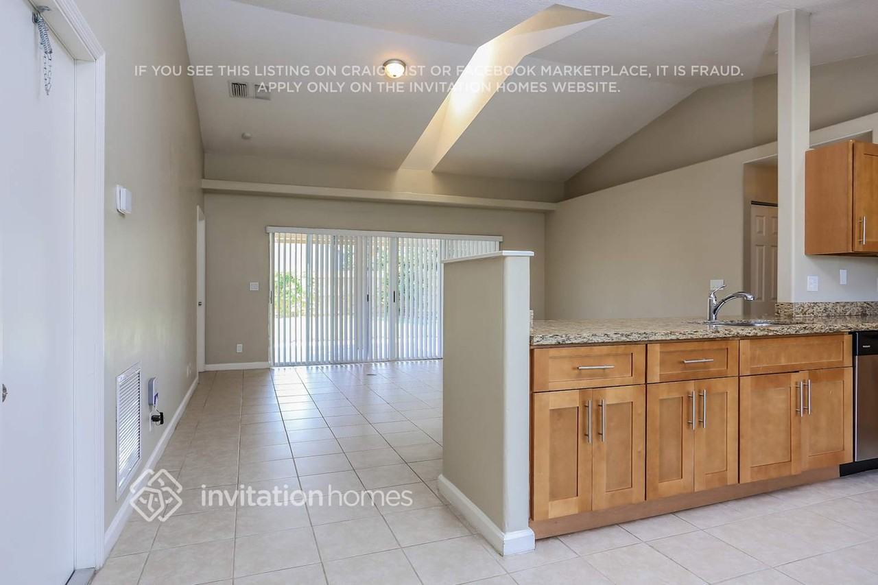 6424 Barbara St - Photo 7 of 19