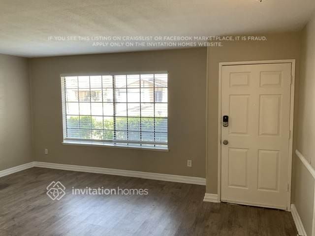 10058 Julian Dr - Photo 2 of 17