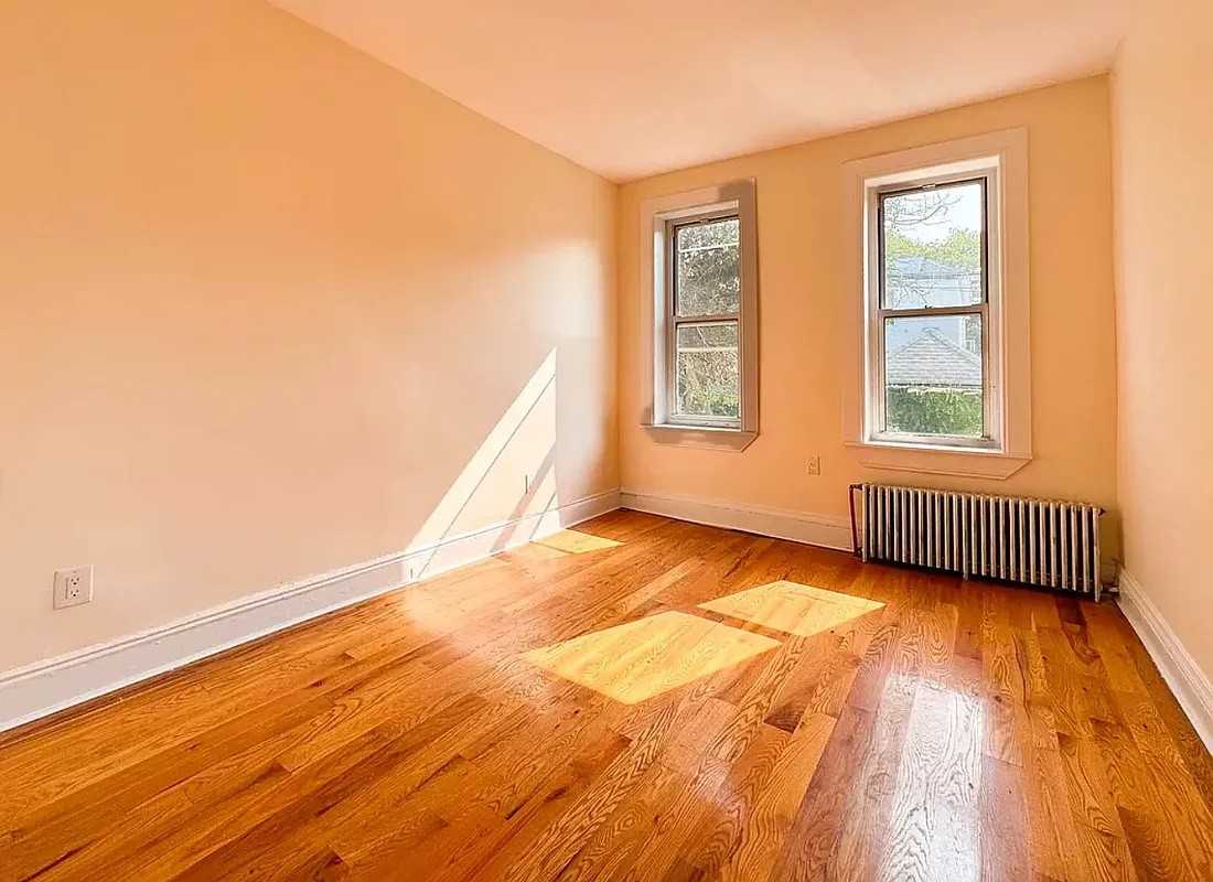 1479 East 34th Street #1 - Photo 4 of 6