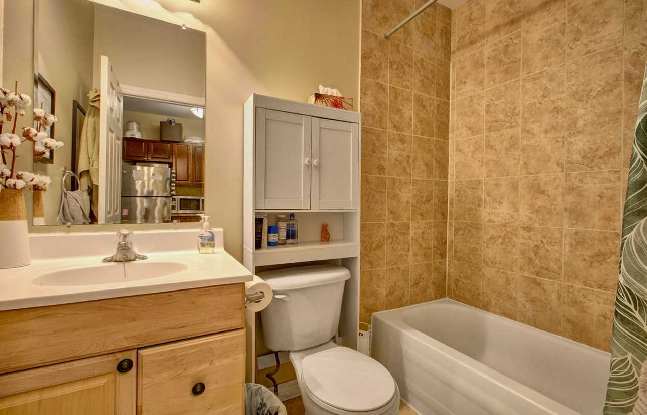 945 Logan Ave - Photo 3 of 11