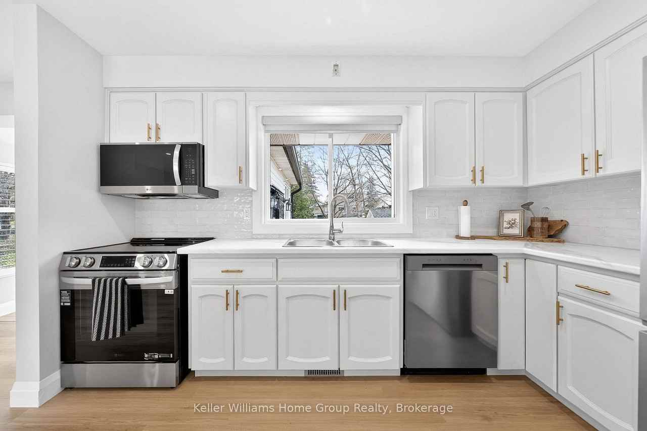 535 Elgin Street #Main - Photo 5 of 14