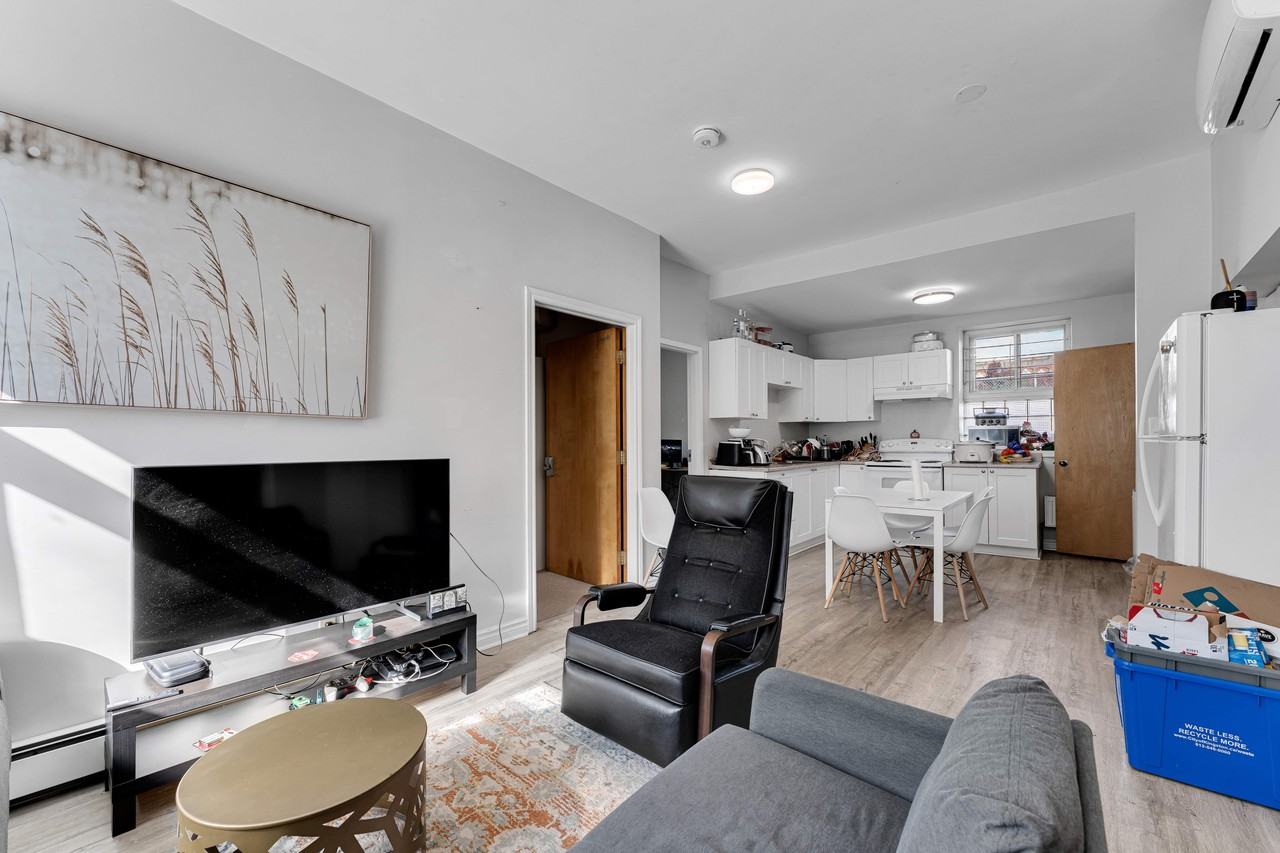 155 Brock Street - Photo 5 of 17