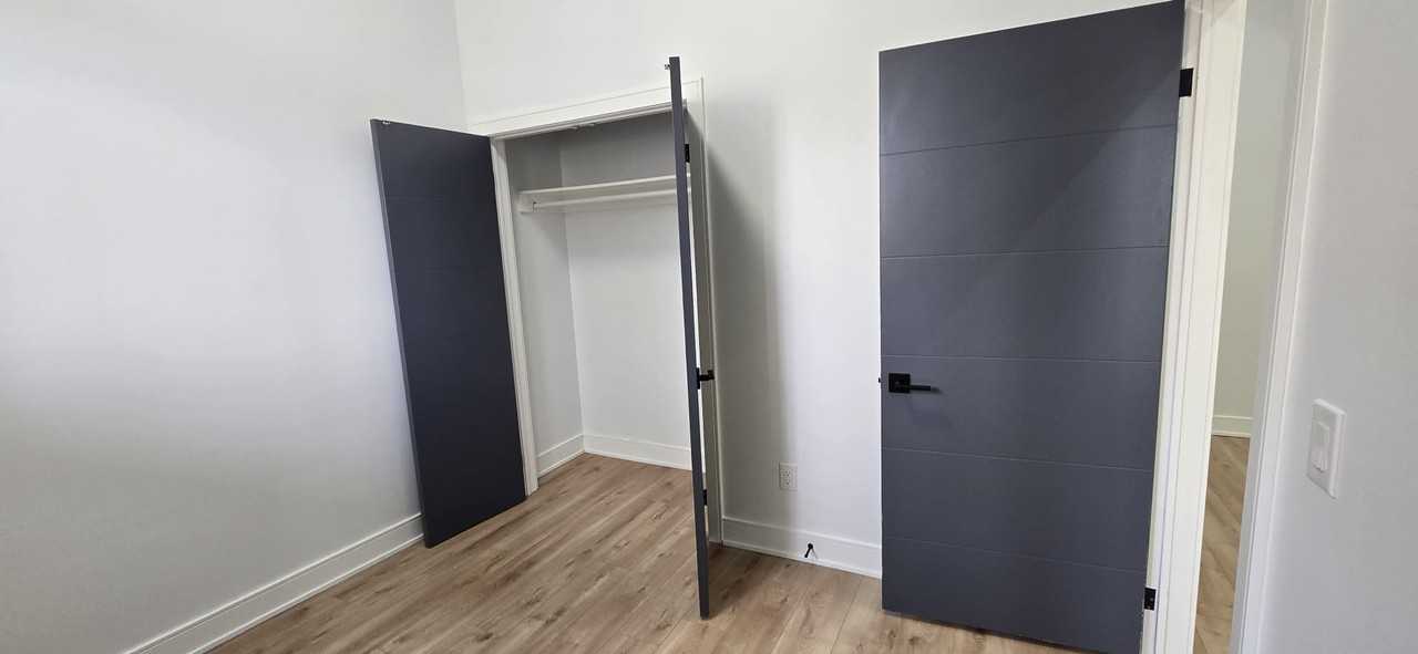 354 Woodmount Avenue - Photo 4 of 9