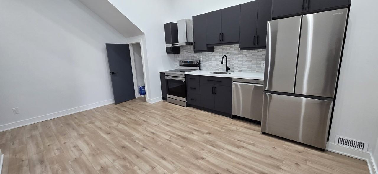 354 Woodmount Avenue - Photo 2 of 9